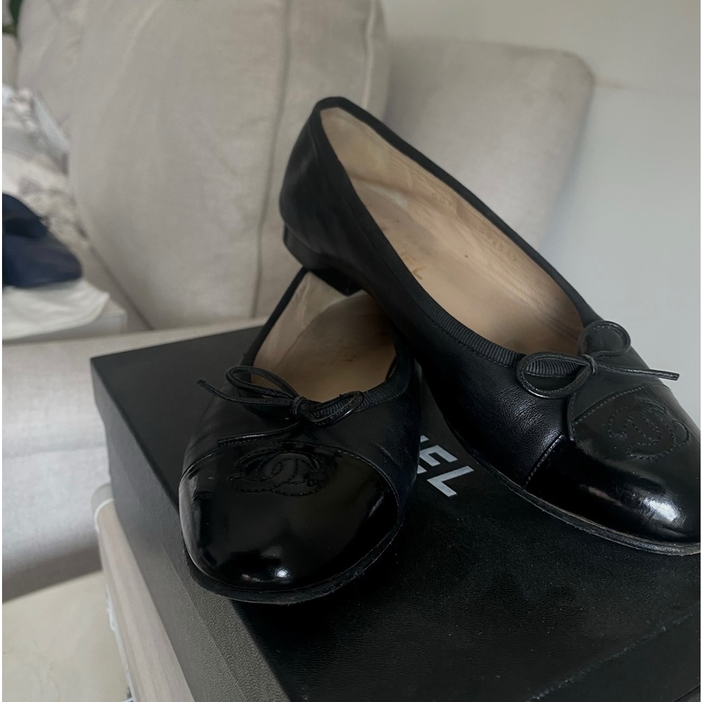 Interlock CC logo leather ballet flats size 7